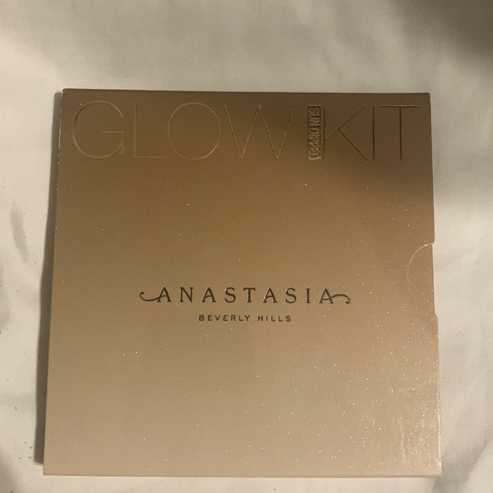 Glow Kit by Anastasia Beverly Hills